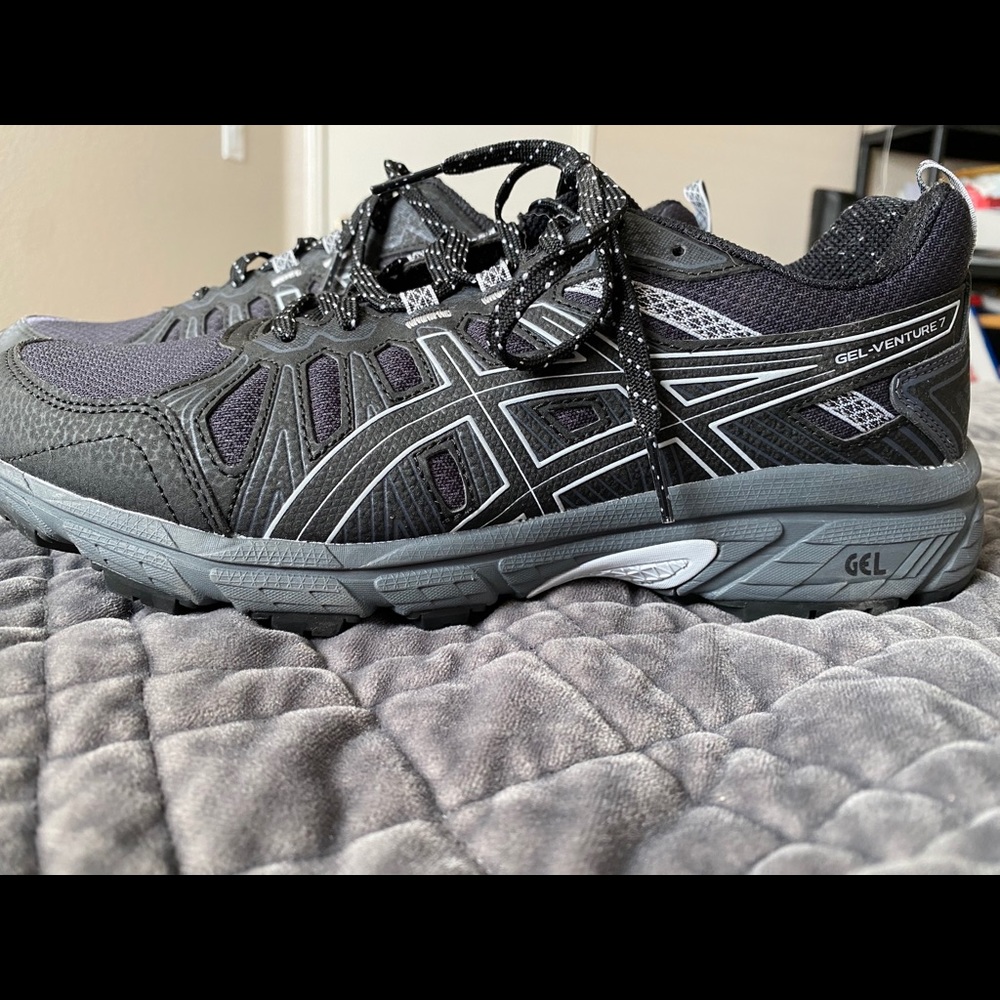 Women’s Asics Gel Venture 7